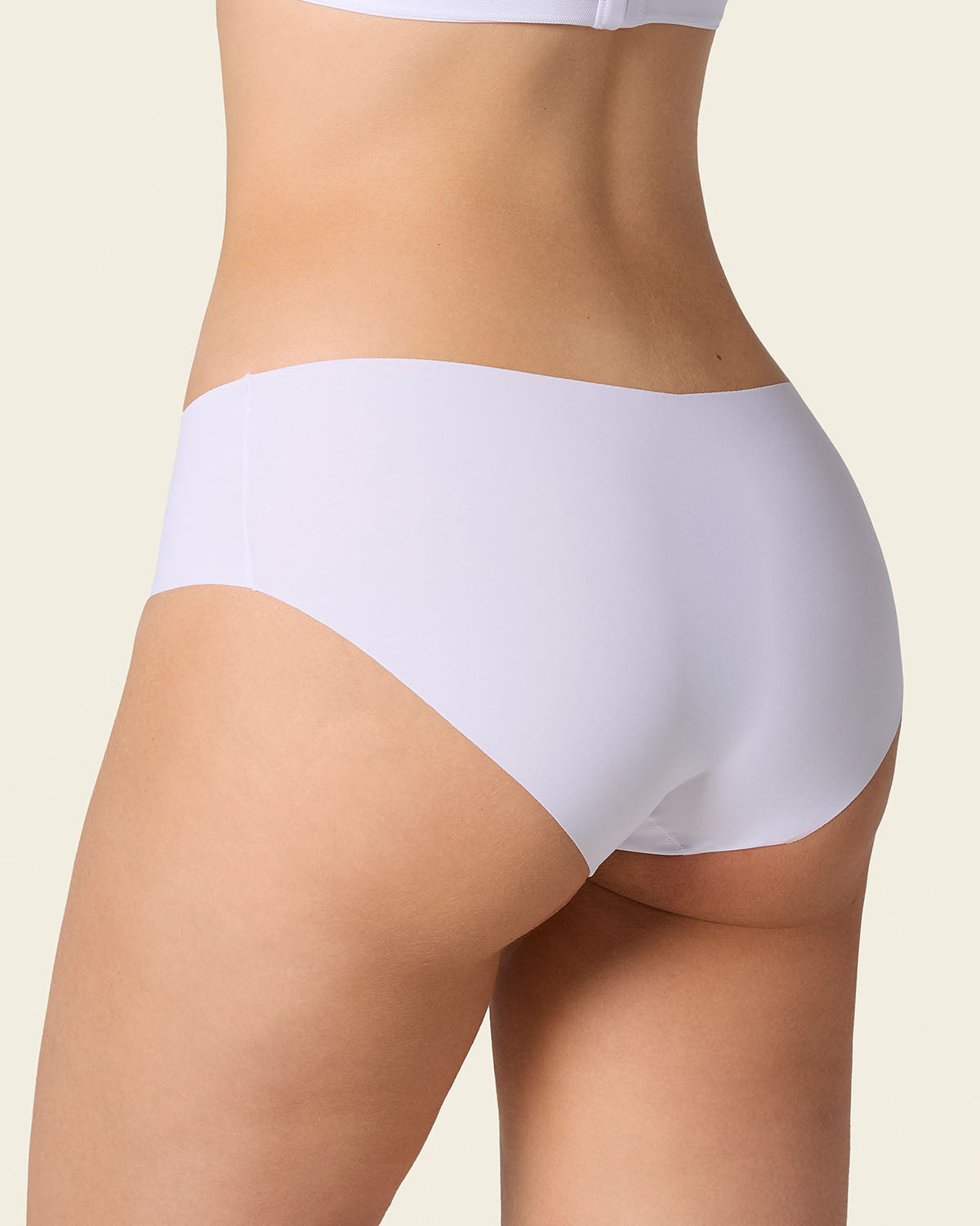 No ride-up seamless hiphugger panty#color_000-white