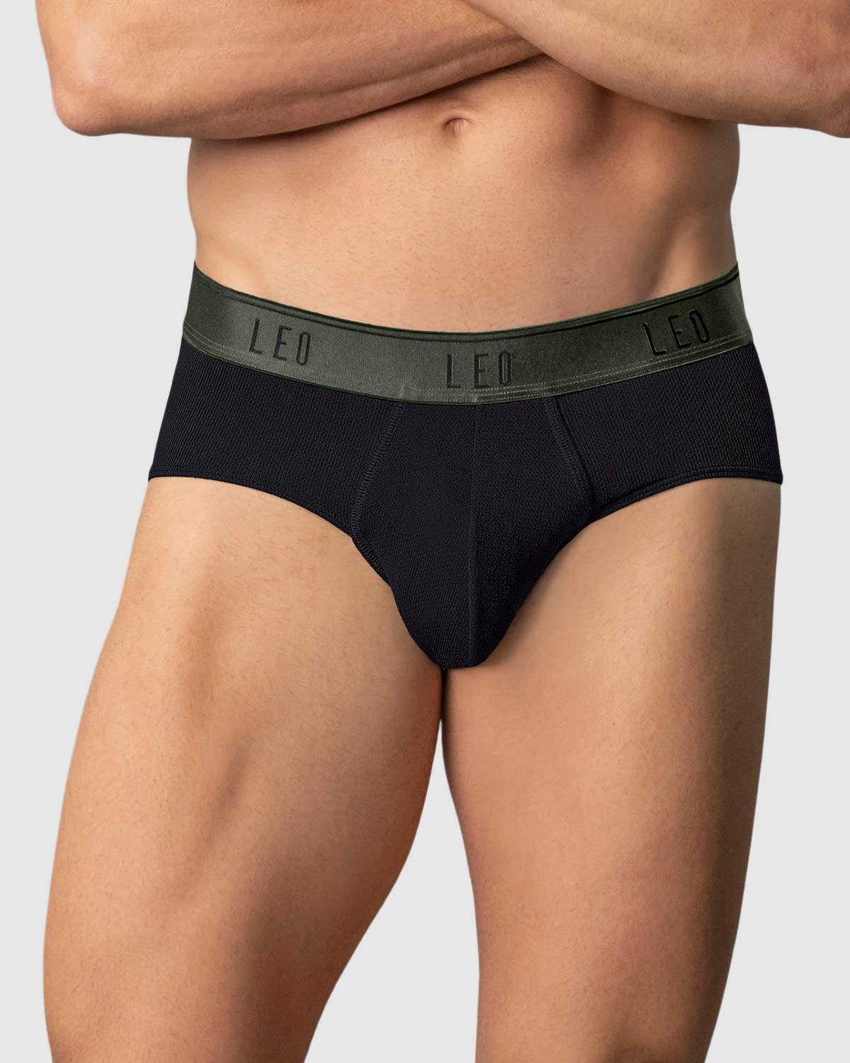 ultra-light-perfect-fit-brief-for-men#color_496-black-with-green-elastic