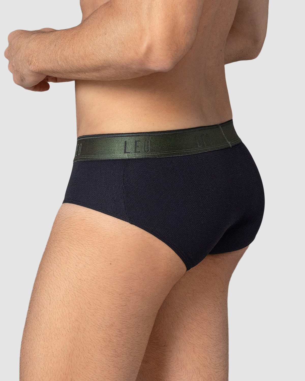 ultra-light-perfect-fit-brief-for-men#color_496-black-with-green-elastic